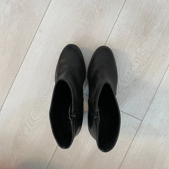 Apostrophe High heeled booties - Picture 8 of 8